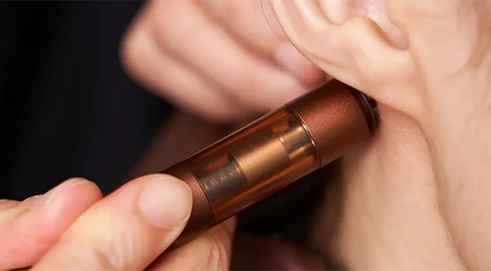 Facepointer bei der Anwendung hinter dem Ohr